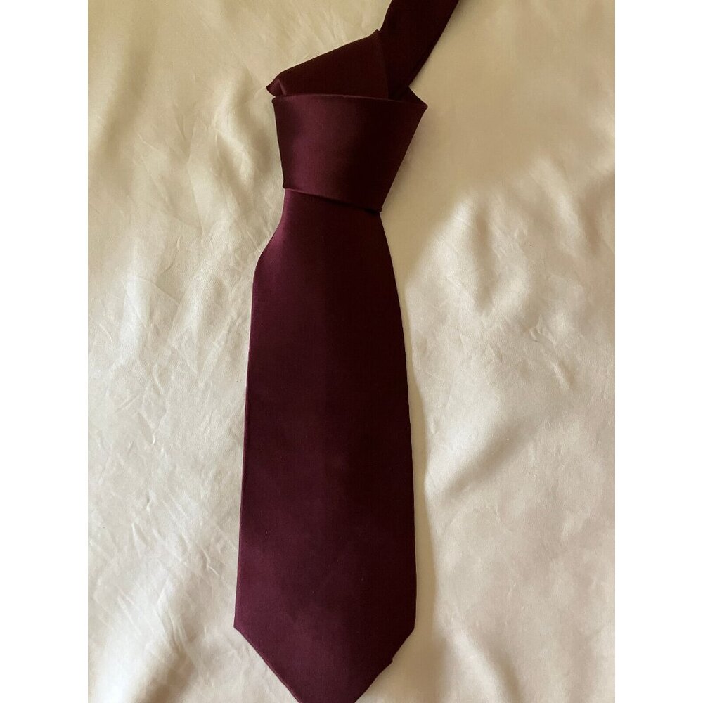 100% Silk Z inc. Bordeaux solid color  Hand-made in Korea  Pointed Tie